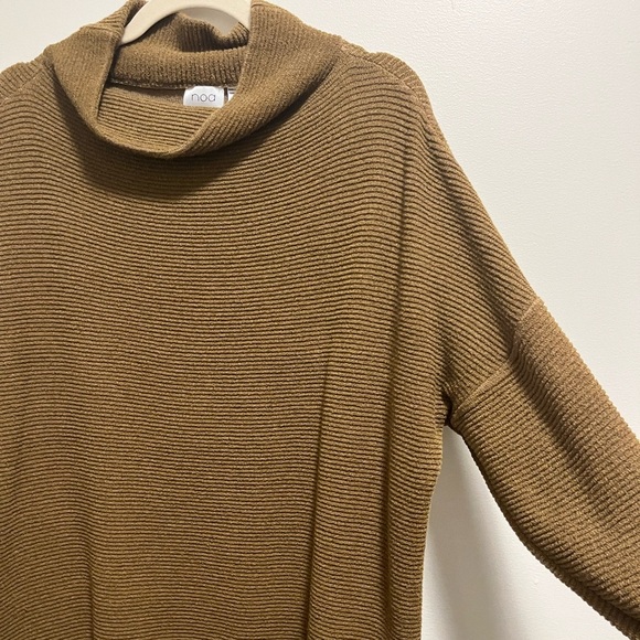 Noa Oversized Ribbed Sweater - Picture 1 of 4